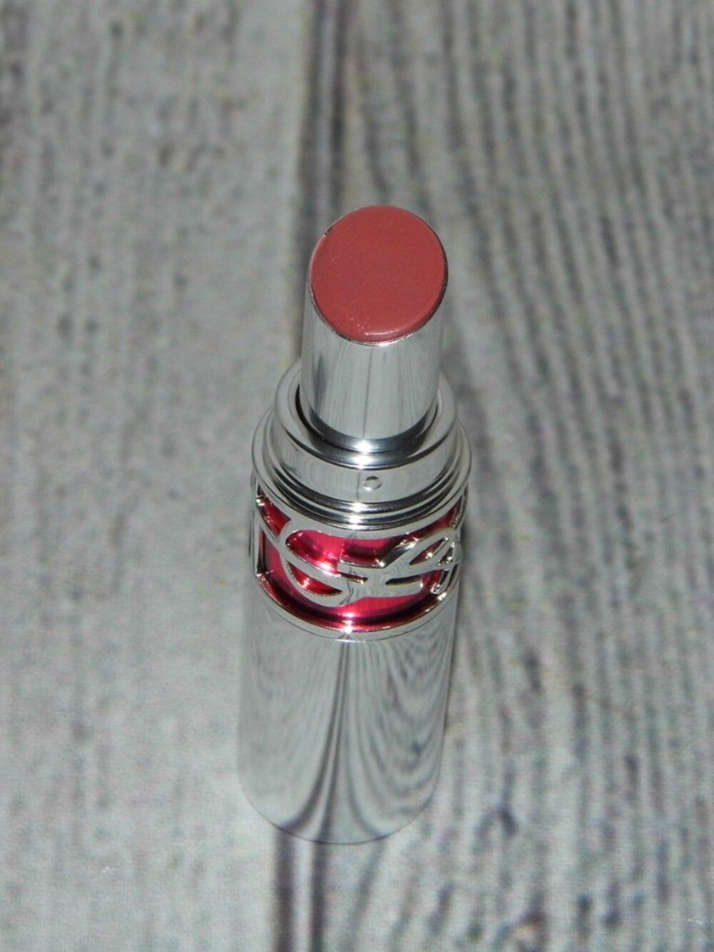 YVES SAINT LAURENT Love Shine Candy Glaze 15 Showcasing Nude Lipstick NEW